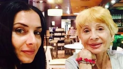Sticky Vicky’s grieving daughter & 'heir' leads tributes to .